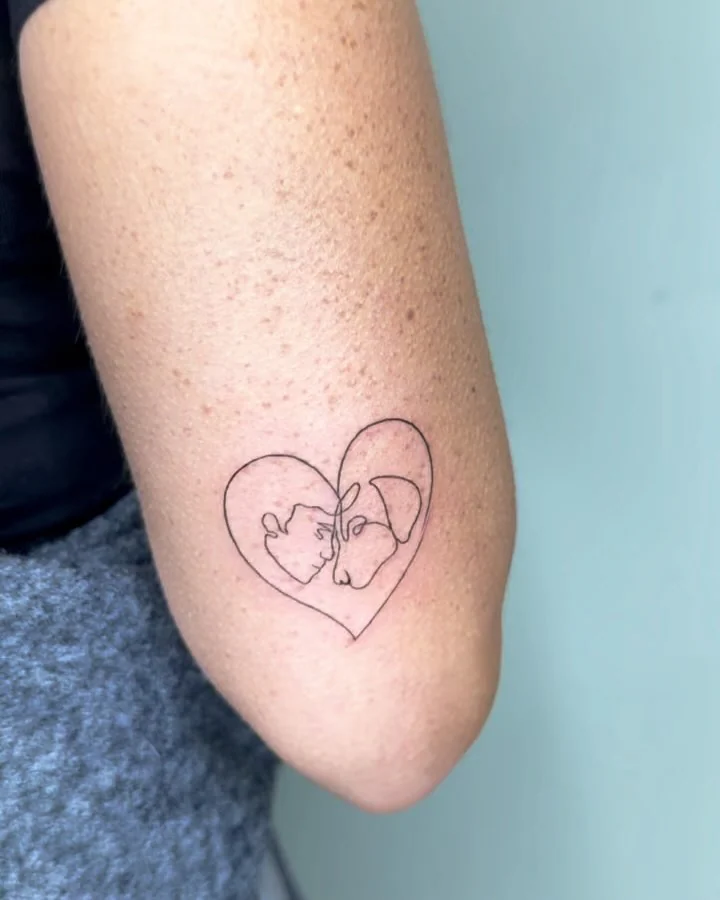 Mini tattoo fine line realizzato da Unique Beauty