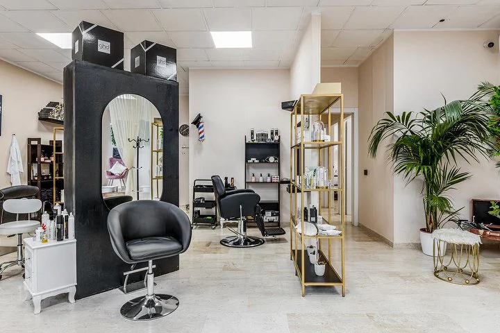 Postazioni Hair nel salone Unique Oristano